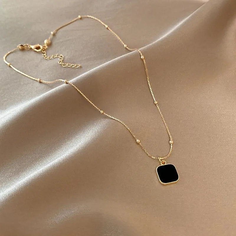 EXCLUSIVE | Pendant Necklace